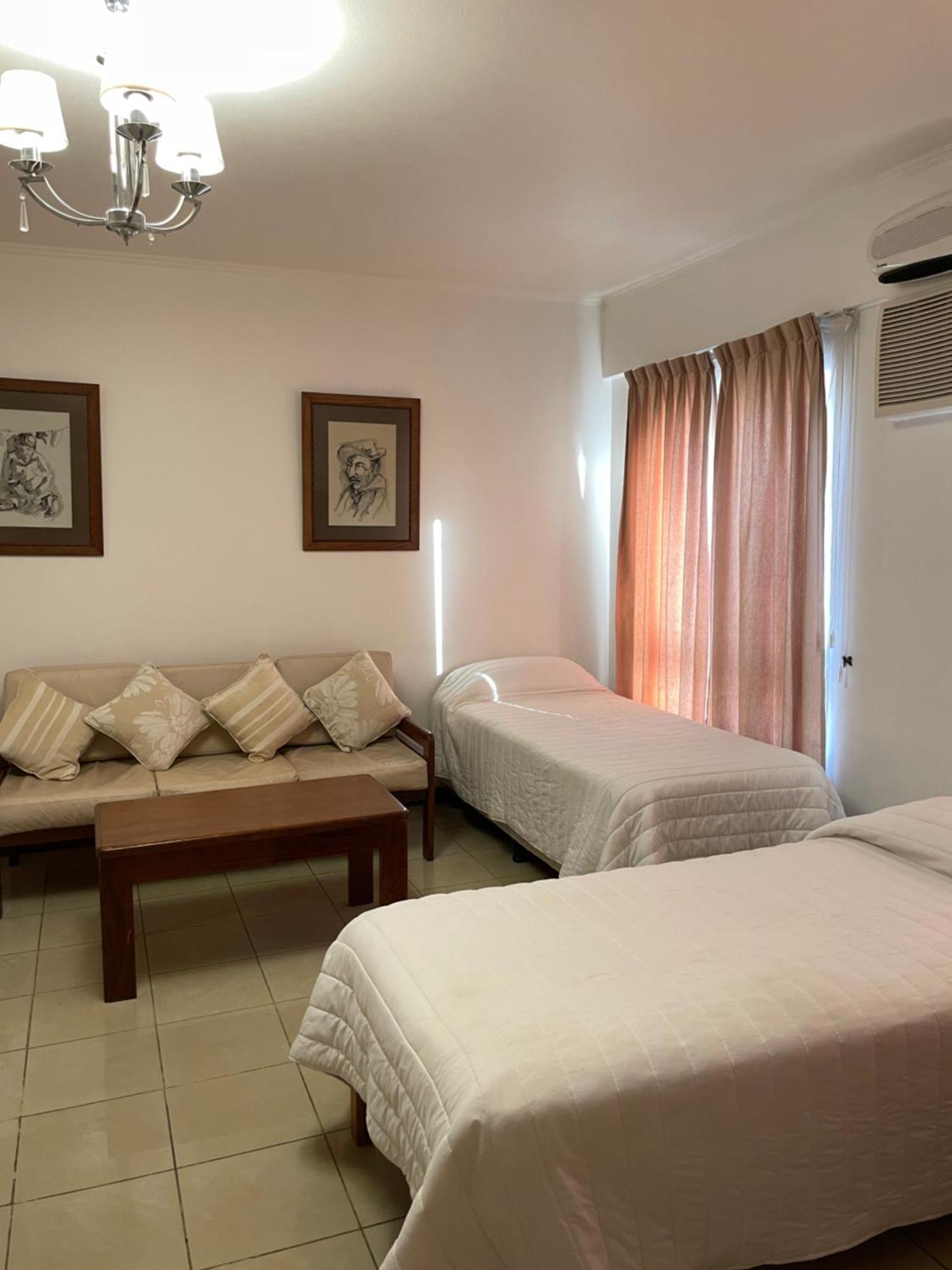 Julio Cesar Hotel Посадас Экстерьер фото